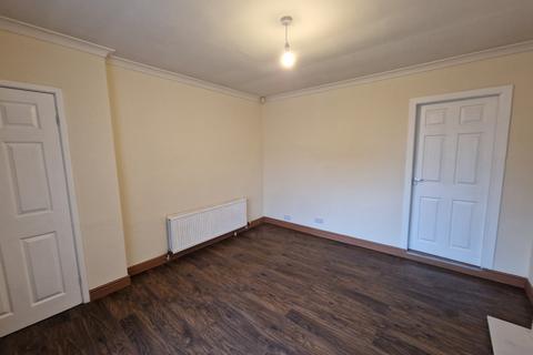 3 bedroom semi-detached house to rent, Highlands Grove, Bradford, West Yorkshire, BD7