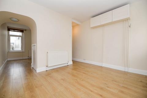 2 bedroom end of terrace house for sale, Manchester Road, Portsmouth PO1