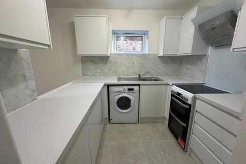 2 bedroom apartment to rent, Whelan Court,  Worton Road, Isleworth