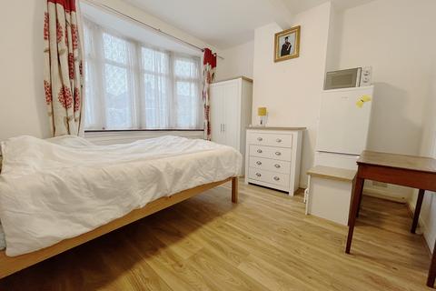 House share to rent, Kingsley Road, Hounslow, TW3