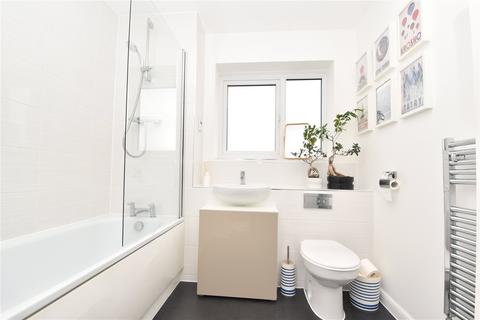 2 bedroom flat for sale, Riverside Wharf, Dartford, Kent, DA1