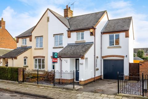 3 bedroom semi-detached house for sale, Aylesbury HP19