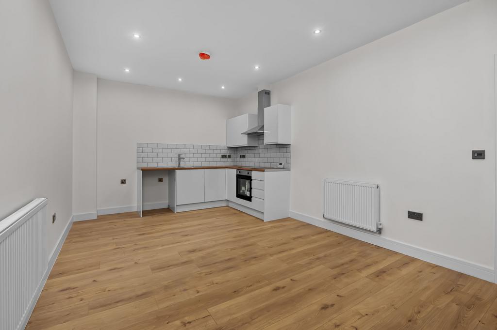 Apartment 4 - Bank Street - In House Property Lett