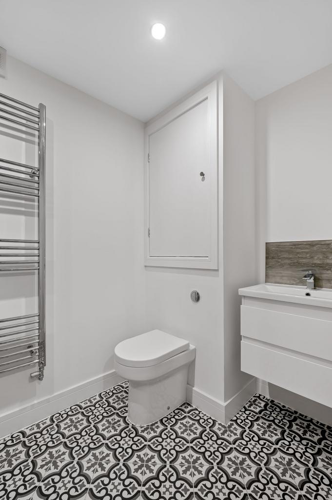 Apartment 4 - Bank Street - In House Property Lett