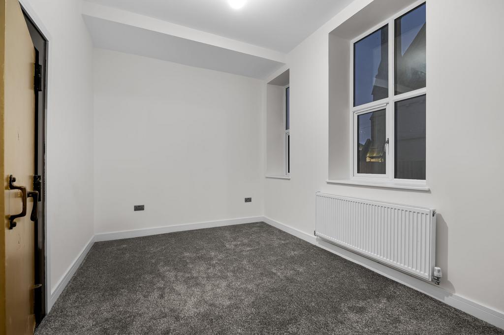 Apartment 4 - Bank Street - In House Property Lett