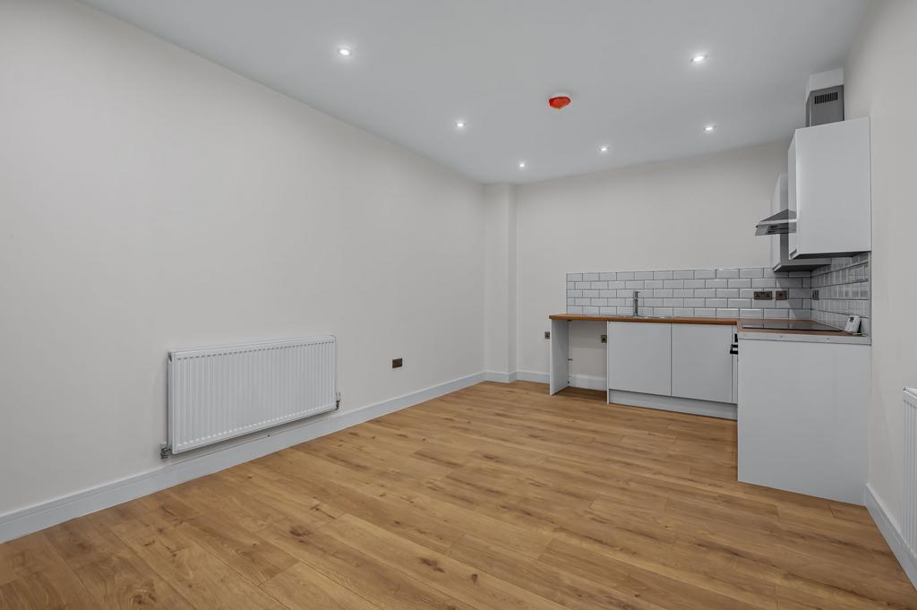 Apartment 4 - Bank Street - In House Property Lett
