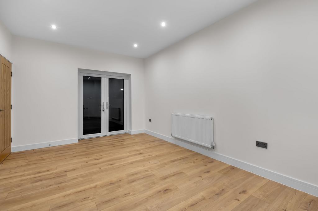 Apartment 4 - Bank Street - In House Property Lett