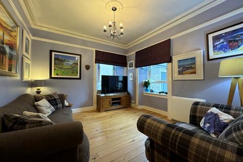 4 bedroom flat for sale, Argyll Street, Lochgilphed