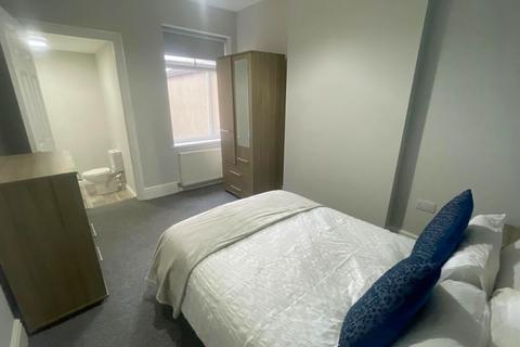 1 bedroom in a house share to rent, Room 4, 137 Brereton Avenue