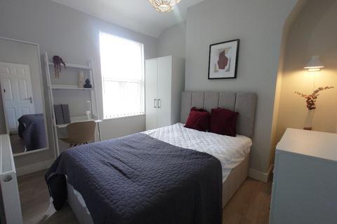 2 bedroom terraced house to rent, Hawkins Street, Liverpool