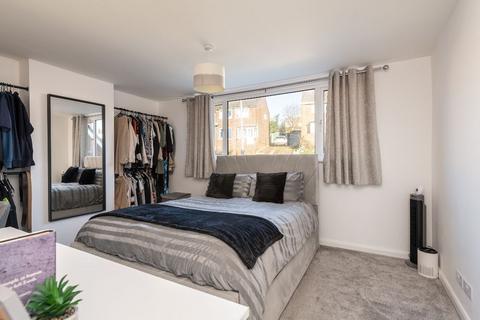53 Hillshaw Crescent, Rochester, ME2 2PT
