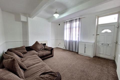 2 bedroom terraced house to rent, Bolton Road, Kearsley, Bolton, BL4