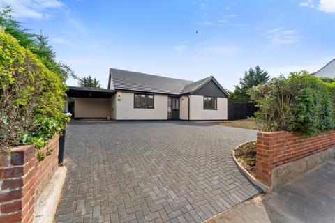 4 bedroom bungalow to rent, Roden Close, Essex CM17