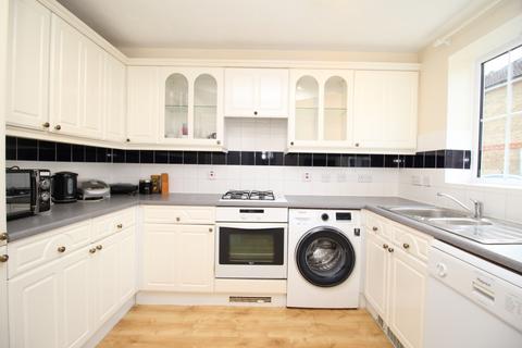 4 bedroom terraced house to rent, Nightingale Shott, Surrey TW20