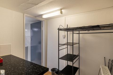 Studio to rent, Duke Street, Marylebone, W1U