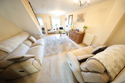 2 bedroom end of terrace house for sale, Drake Road, Chafford Hundred