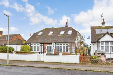 3 bedroom chalet for sale, Oakdale Road, Herne Bay, Kent