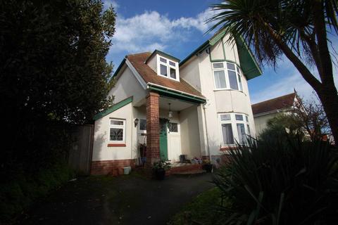 4 bedroom detached house to rent, Southfield Ave, Paignton TQ3