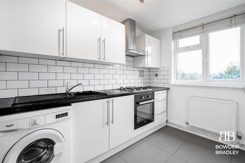 1 bedroom apartment to rent, Woodman Path, Hainault