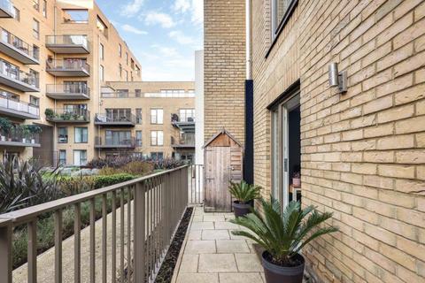 2 bedroom flat for sale, Guardian Apartments, 20 Kevtar Garden, Bow, London, E3