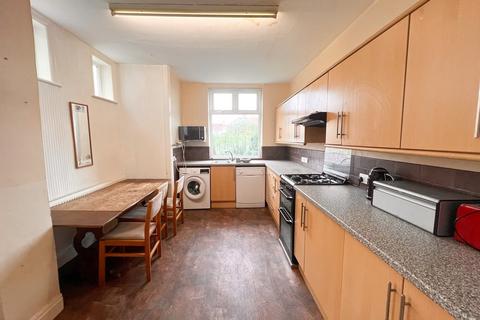 4 bedroom house to rent, Keys Avenue, Bristol BS7