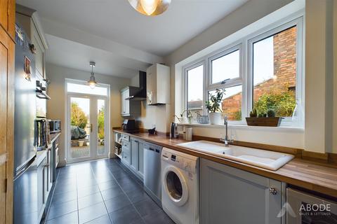 36 Alexandra Road, Burton-on-trent, DE15 0JD
