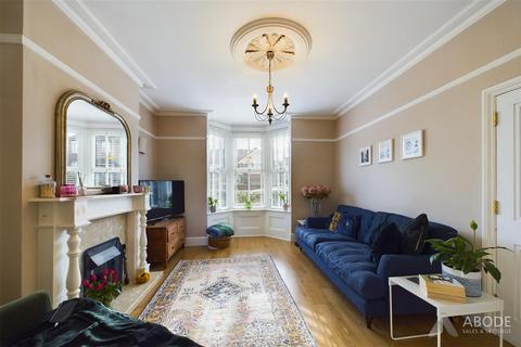 36 Alexandra Road, Burton-on-trent, DE15 0JD