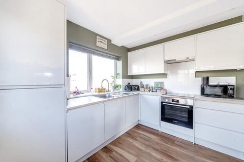 2 bedroom apartment for sale, Dedworth Road, Windsor, Berkshire