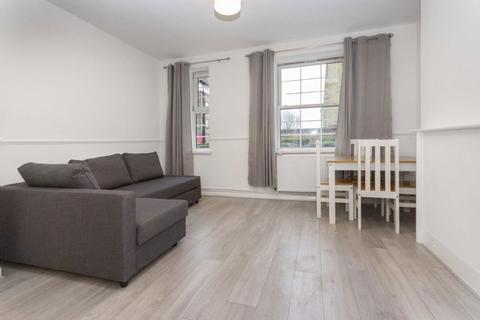 2 bedroom flat for sale, Swan Mead, London SE1