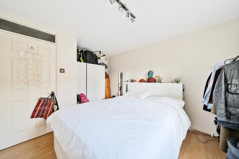 1 bedroom apartment for sale, Seymour Gardens, London