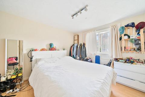 1 bedroom apartment for sale, Seymour Gardens, London