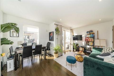 1 bedroom flat for sale, Freda Street, London SE16