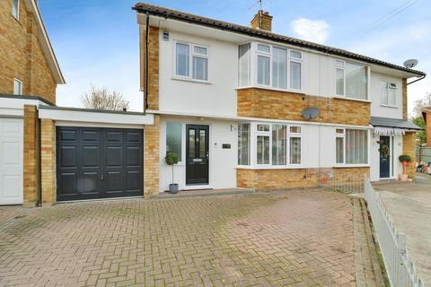 3 bedroom semi-detached house for sale, Holt Farm Way, Rochford, SS4