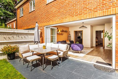 105 Uplands Road, Guildford, GU1 2RW