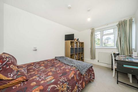 2 bedroom flat for sale, Harlequin Road, Teddington TW11