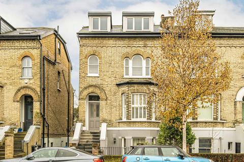 1 bedroom flat for sale, Stanley Road, Teddington TW11