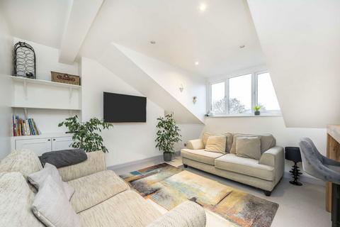 1 bedroom flat for sale, Stanley Road, Teddington TW11