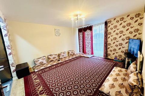 2 bedroom flat for sale, Berberis House, Highfield Road, Feltham, Middlesex, TW13