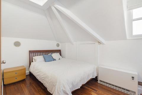 3 bedroom flat to rent, South Audley Street, Mayfair, London, W1K