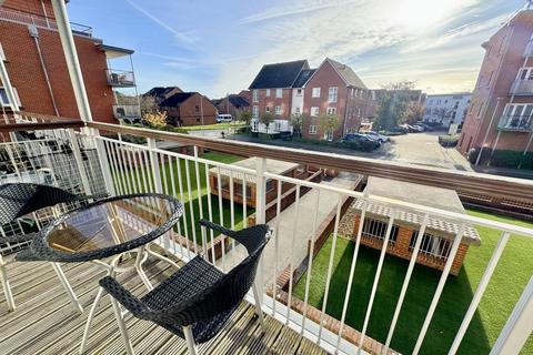 2 bedroom apartment for sale, Avenel Way, Poole, BH15