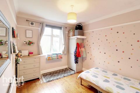 2 bedroom maisonette for sale, Speyside, London