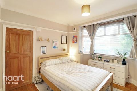 2 bedroom maisonette for sale, Speyside, London