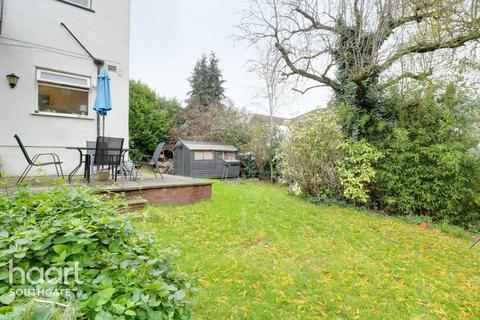 2 bedroom maisonette for sale, Speyside, London