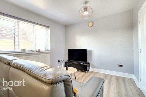 2 bedroom flat for sale, Welbeck Avenue, Hayes