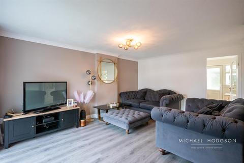 3 bedroom semi-detached house for sale, Symington Gardens, Silksworth, Sunderland