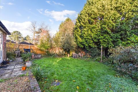 47 Orchards Way, Southampton, SO17 1RF