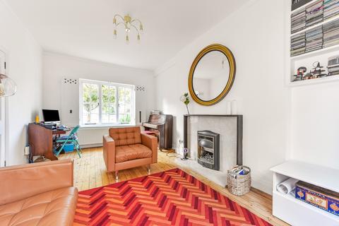 47 Orchards Way, Southampton, SO17 1RF