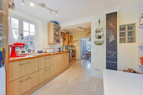 47 Orchards Way, Southampton, SO17 1RF