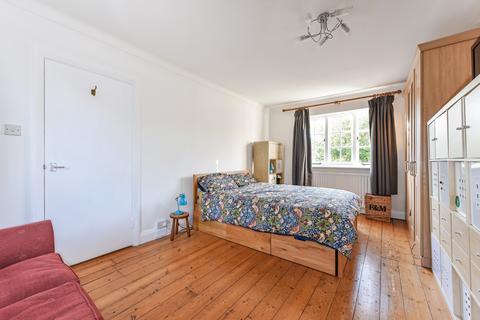 47 Orchards Way, Southampton, SO17 1RF
