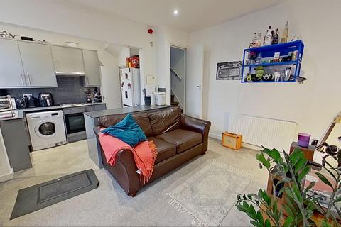 4 bedroom terraced house to rent, Lumley Avenue, Burley, Leeds, West Yorkshire